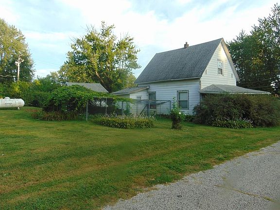 3rd image of 34 W Oak St