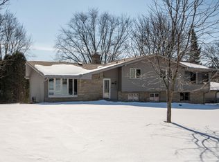 16935 Beverly Dr, Brookfield, WI 53005