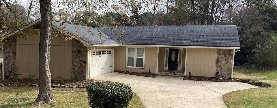1st image of 3809 Fisher Dr SW
