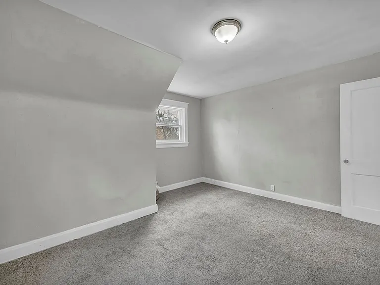 2110 S Sterling Ave — Photo 19