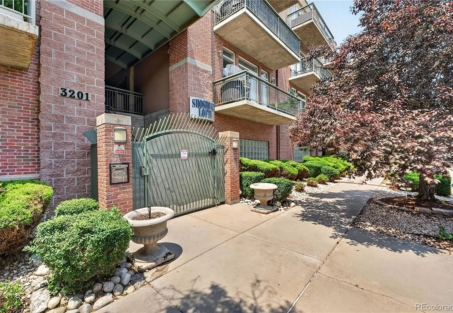 2 bed, 2.0 bath, 1249 sqft, $2,845 — Photo 2