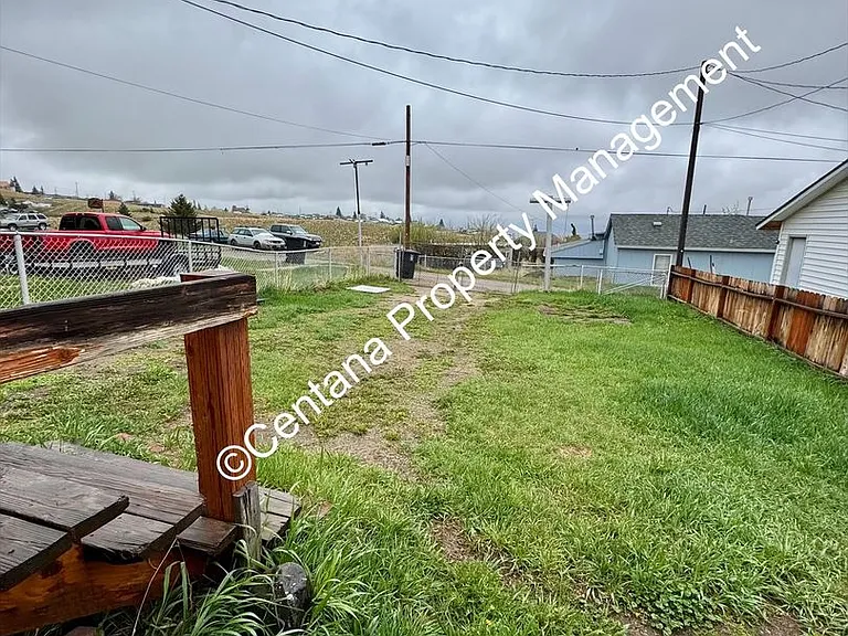 330 W Daly St — Photo 23