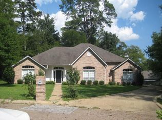 18 Red Oak Ln, Lufkin, TX 75904