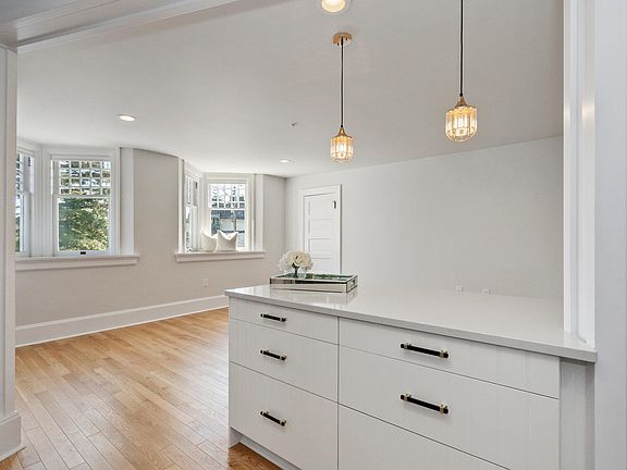 2nd image of 502 N Yakima Ave #D