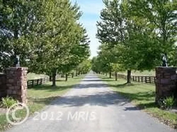 40332 Courtland Farm Ln, Aldie, VA 20105