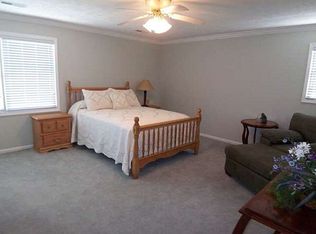 325 Somerset Dr, Paris, TN 38242