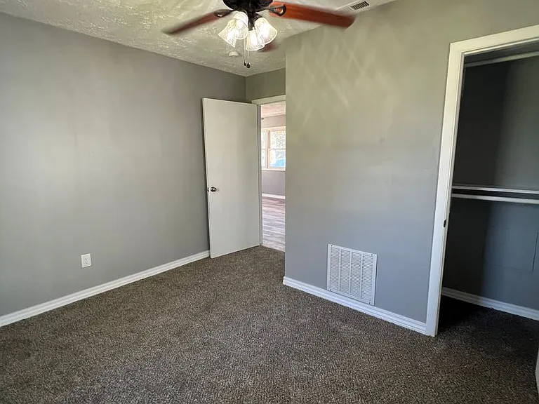 1723 W Webster St — Photo 9