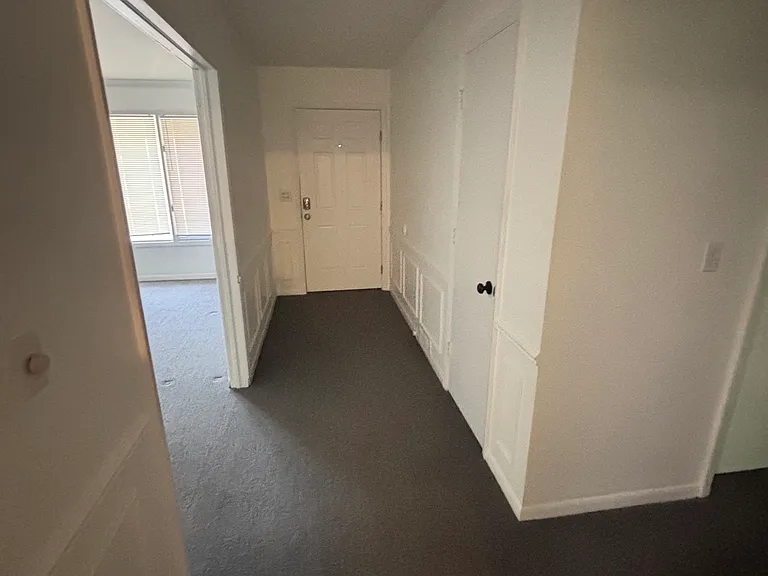 2460 Woodcliff Ave SE — Photo 5