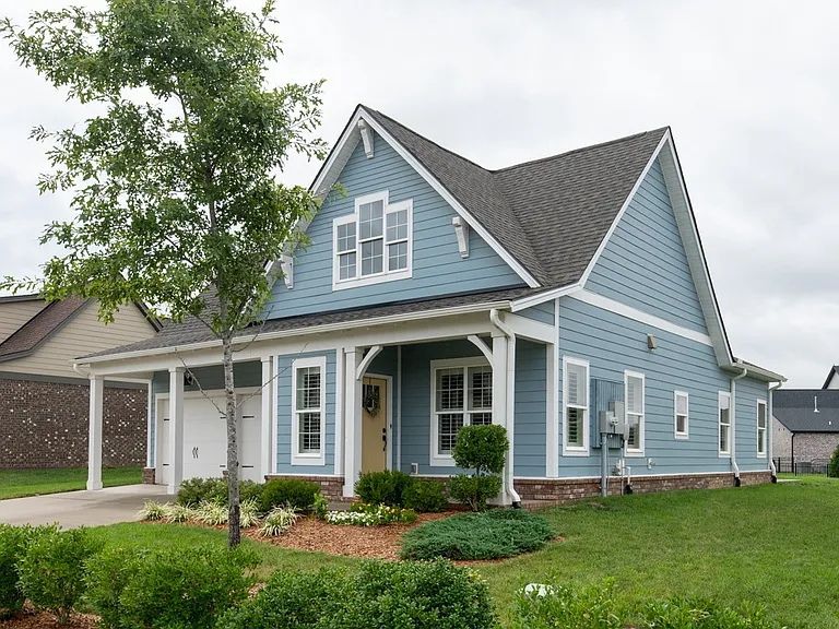 604 Sire Ave — Photo 2