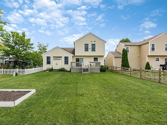 3rd image of 8631 Clover Glade Dr