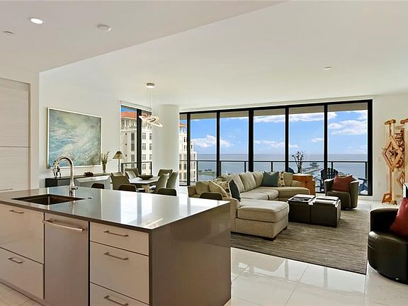 4th image of 100 1st Ave N Unit 1905