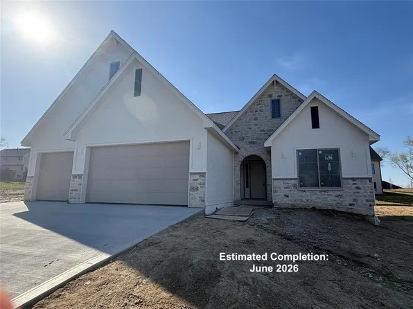 9013 Timberwood Dr, Johnston, IA 50131