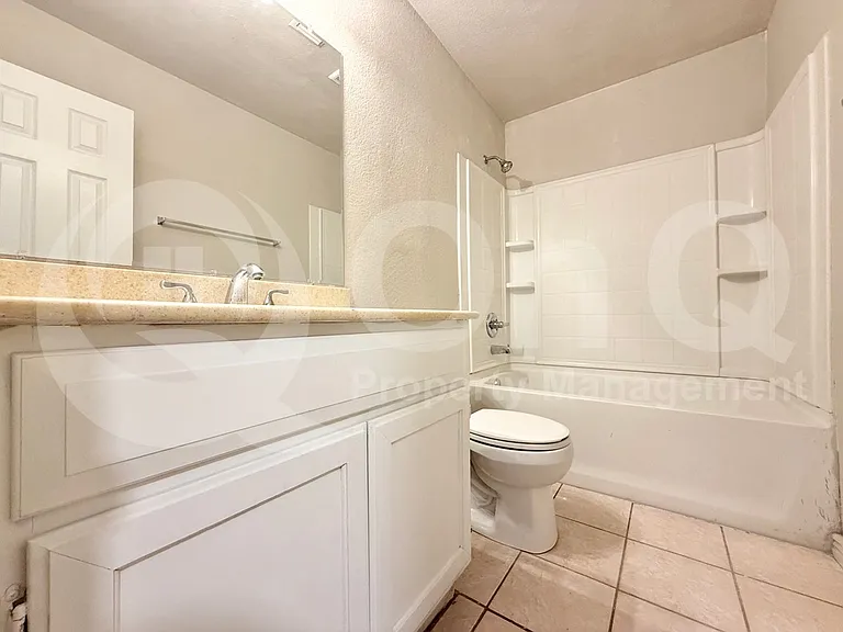 4009 N 48th Ave — Photo 12