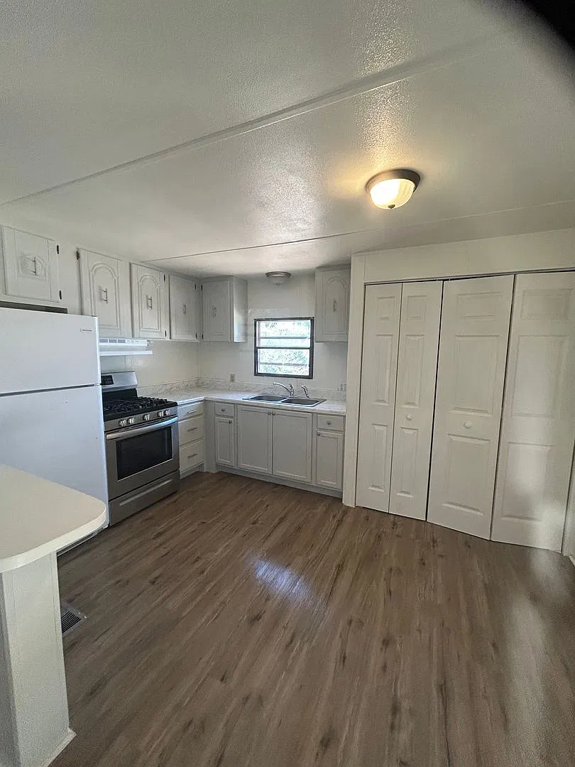 Shade tree Sweetie mobile home — Photo 1
