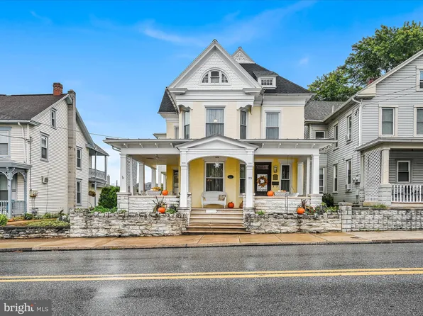 115 S Hanover St, Hummelstown, PA 17036