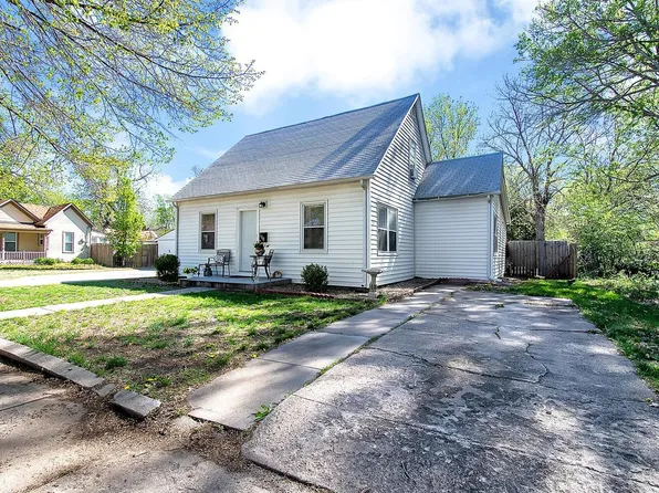 310 N Park Ave, Valley Center, KS 67147