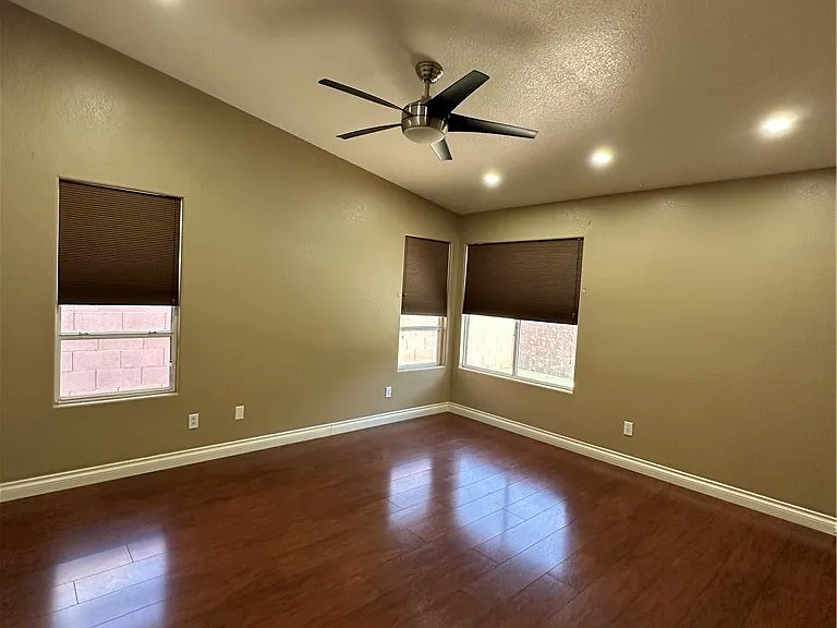 1515 Emerald Peak Ave — Photo 7