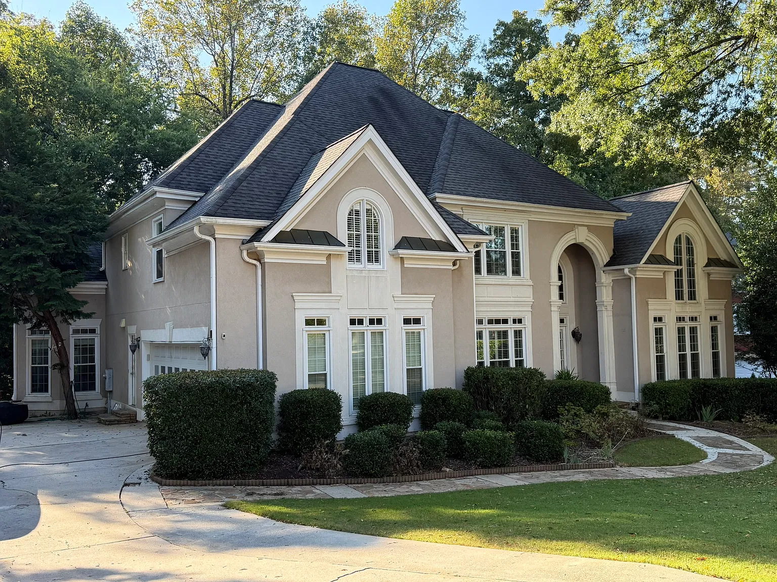 5 bed, 7200 sqft, $7,490 — Photo 3