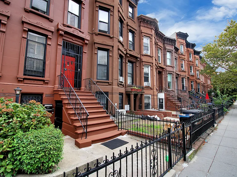162 Halsey St #1 — Photo 18