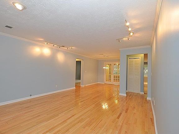 2nd image of 28 Saint Claire Ln NE