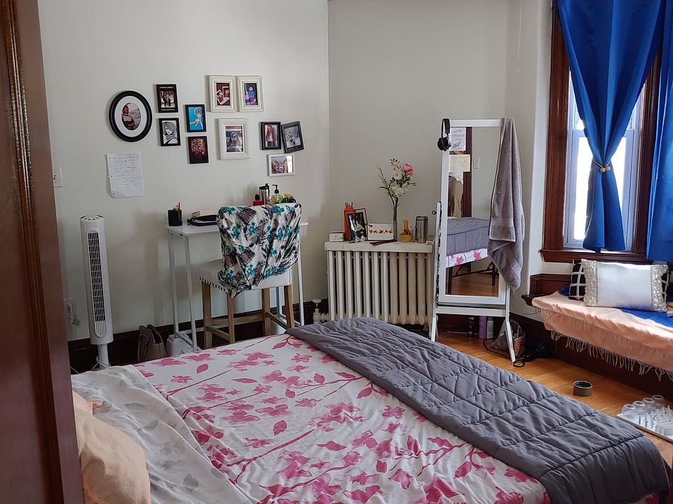 2nd image of 18 Quincy St Floor 2