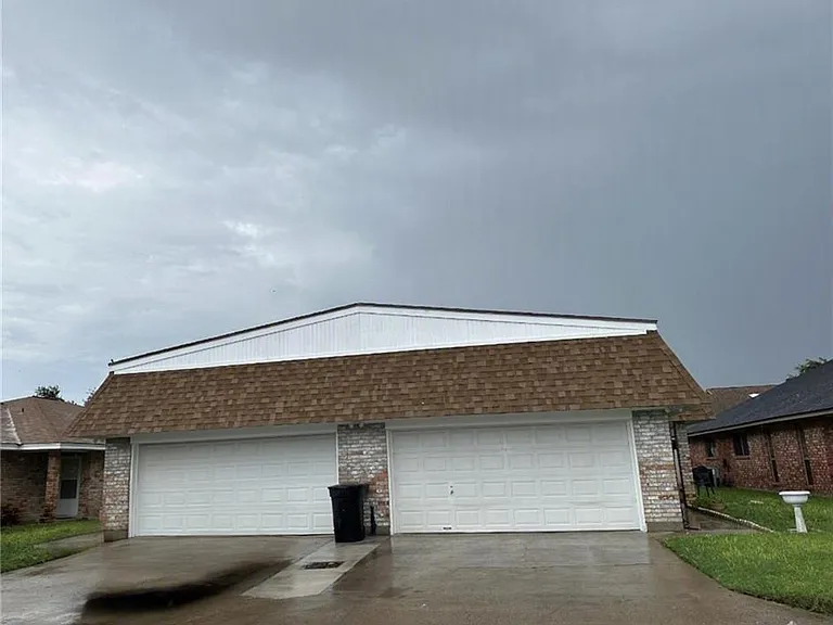 700 W Iris Ave — Photo 1