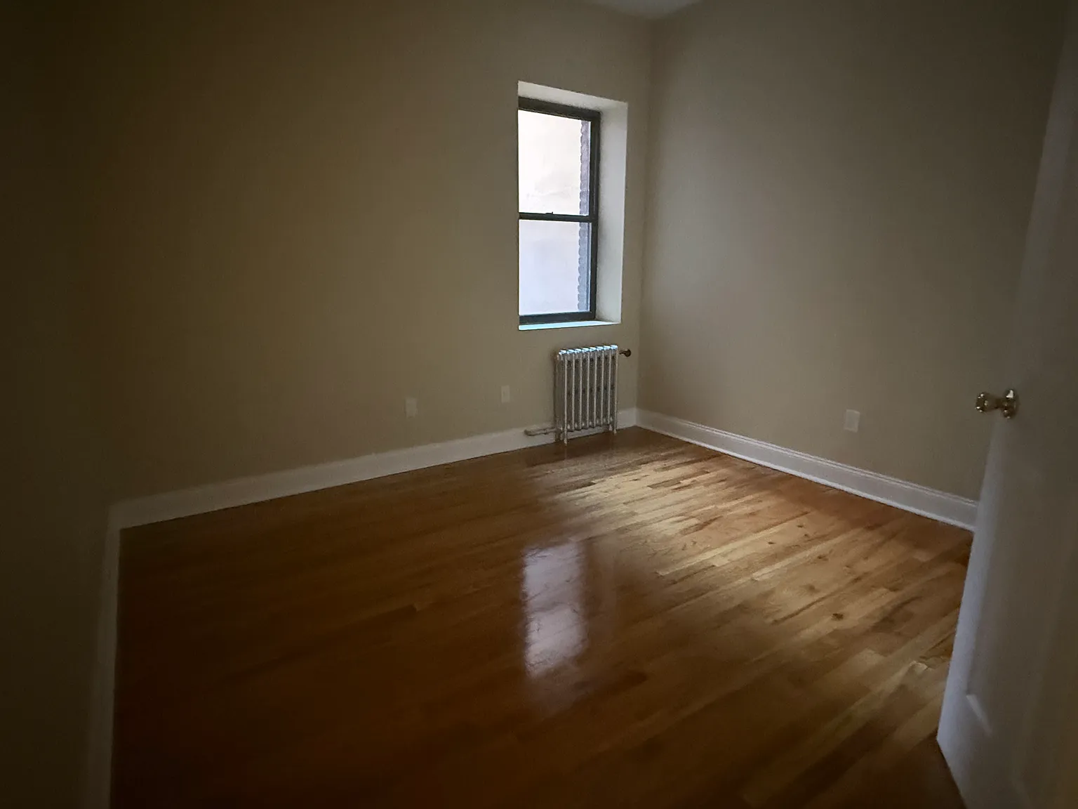 1 bed, 700 sqft, $1,800 — Photo 4