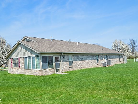 4th image of 3925 Oak Harbor Ln