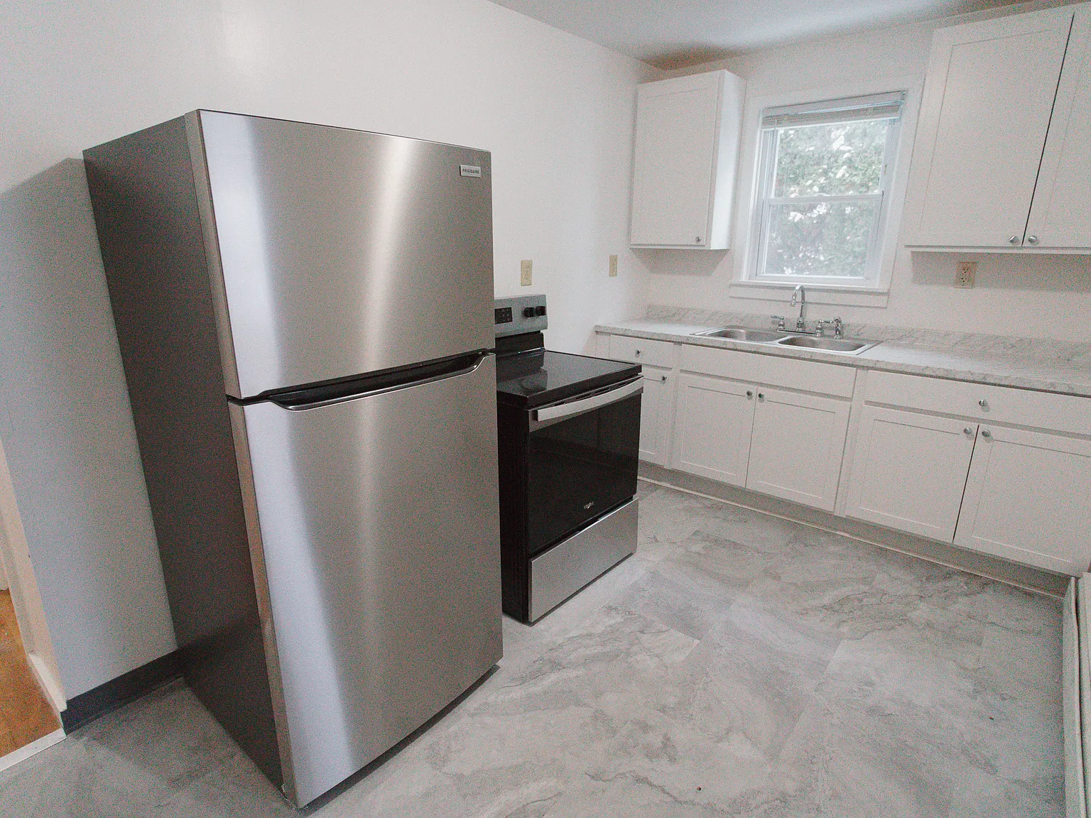 2 bed, 900 sqft, $1,200 — Photo 1