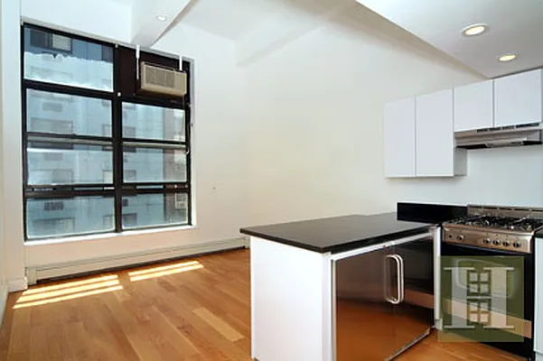 Rented by Halstead Real Estate | media 16