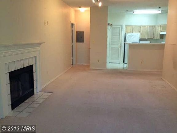 4th image of 4409 Fair Stone Dr APT 204