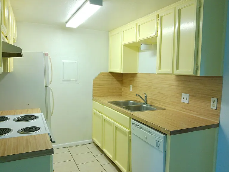 5723 Crestmore Dr — Photo 4