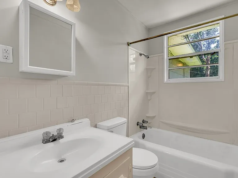 706 Cypress St — Photo 11