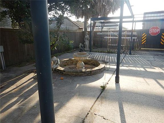 3rd image of 420 Fairmont St