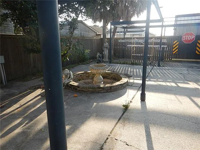 420 Fairmont St — Photo 3