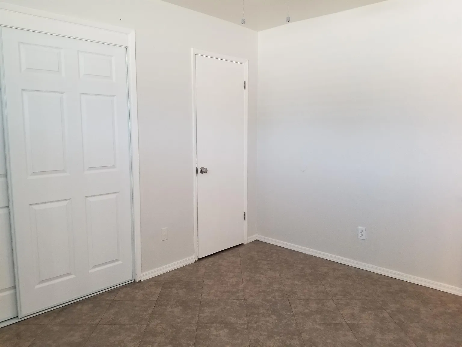 2019 West Turney Avenue - 3 — Photo 2