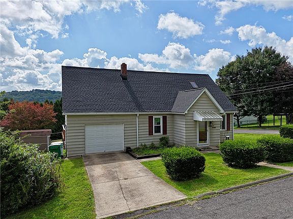 4th image of 10 Evergreen St