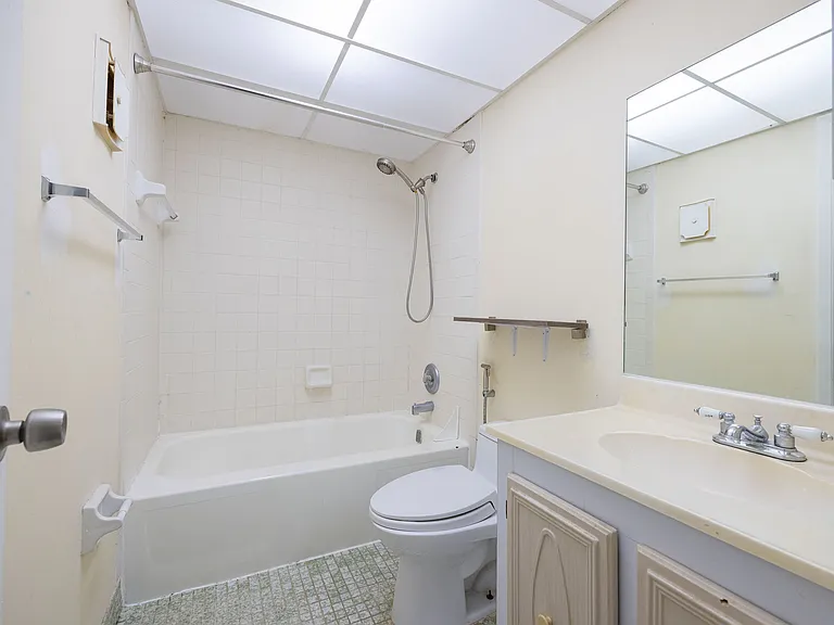 9365 Fontainebleau Blvd — Photo 10