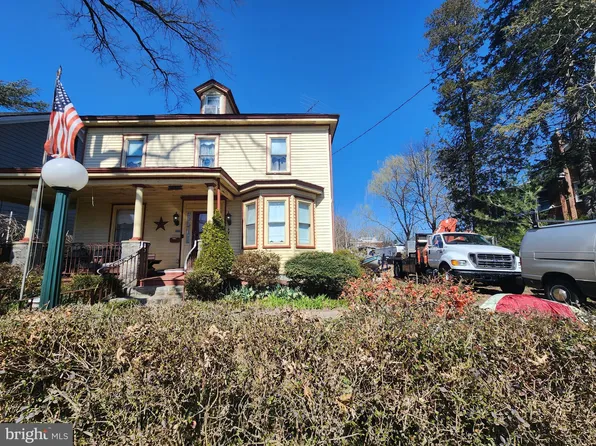 8036 Fairview St, Philadelphia, PA 19136