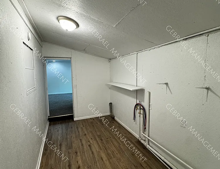 1097 E Schumacher St — Photo 6