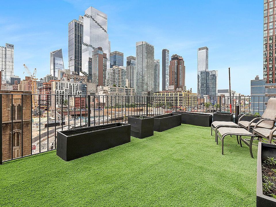 1st image of 407 W 40th St APT 5A