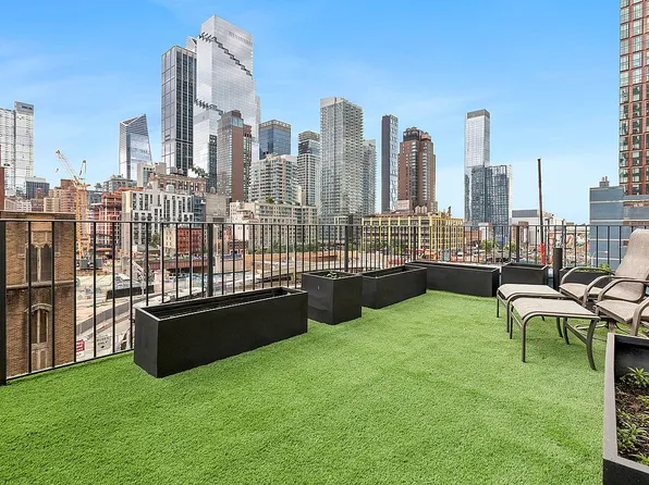 407 W 40th St APT 5A, New York, NY 10018