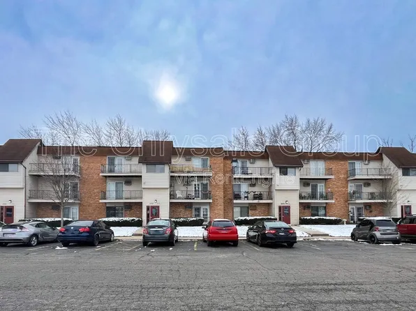 2404 Marquette Rd APT 3, Peru, IL 61354