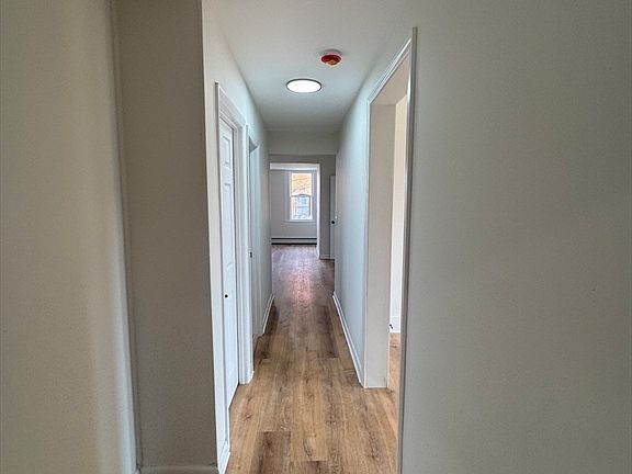 4th image of 192 Chestnut St