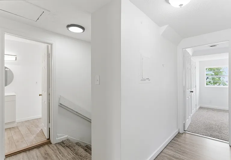 306 E Burwell Ave #C — Photo 3