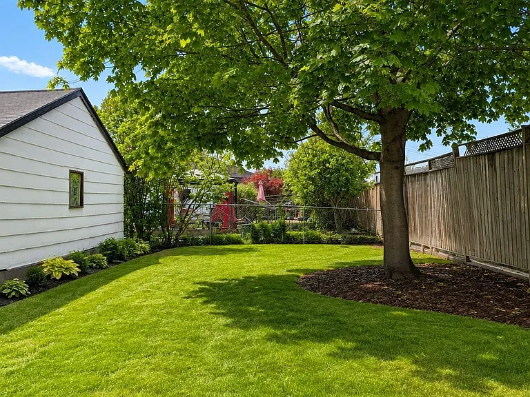 150 Farley Ave — Photo 4
