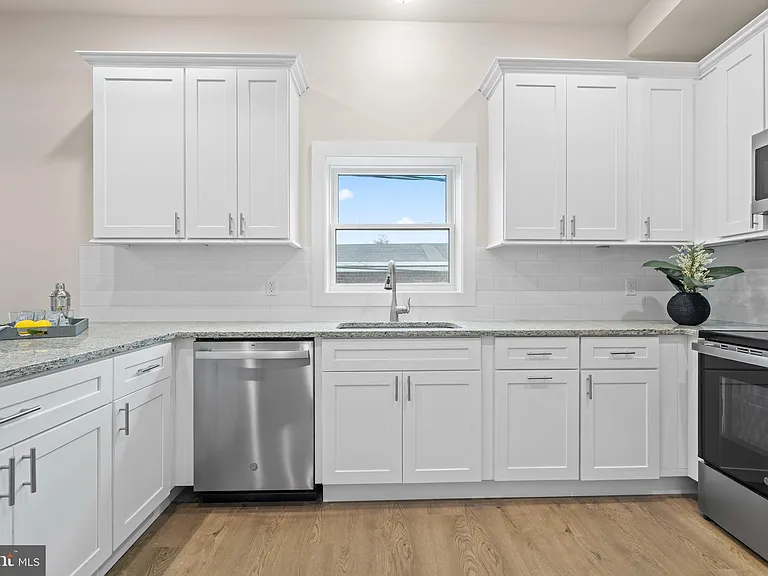 30 W Broad St #6 — Photo 9