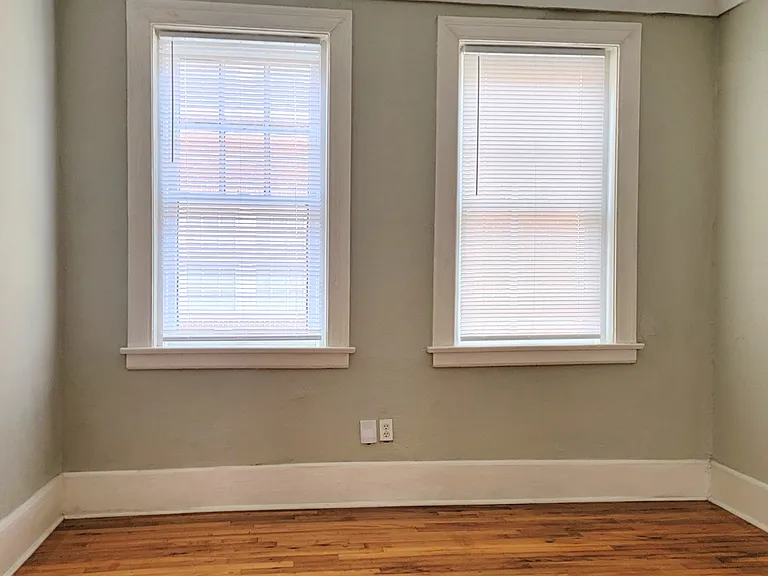 2833 Herschel St #14 — Photo 10