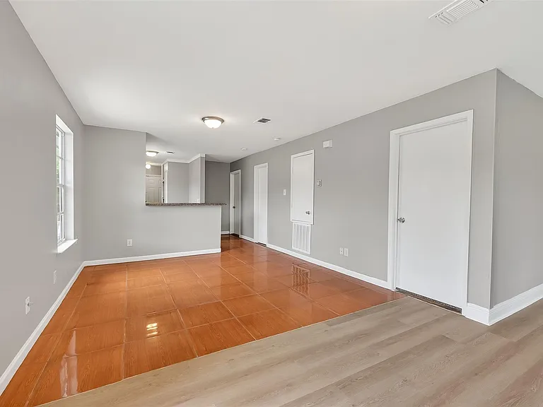 2446 Mayview Dr — Photo 12