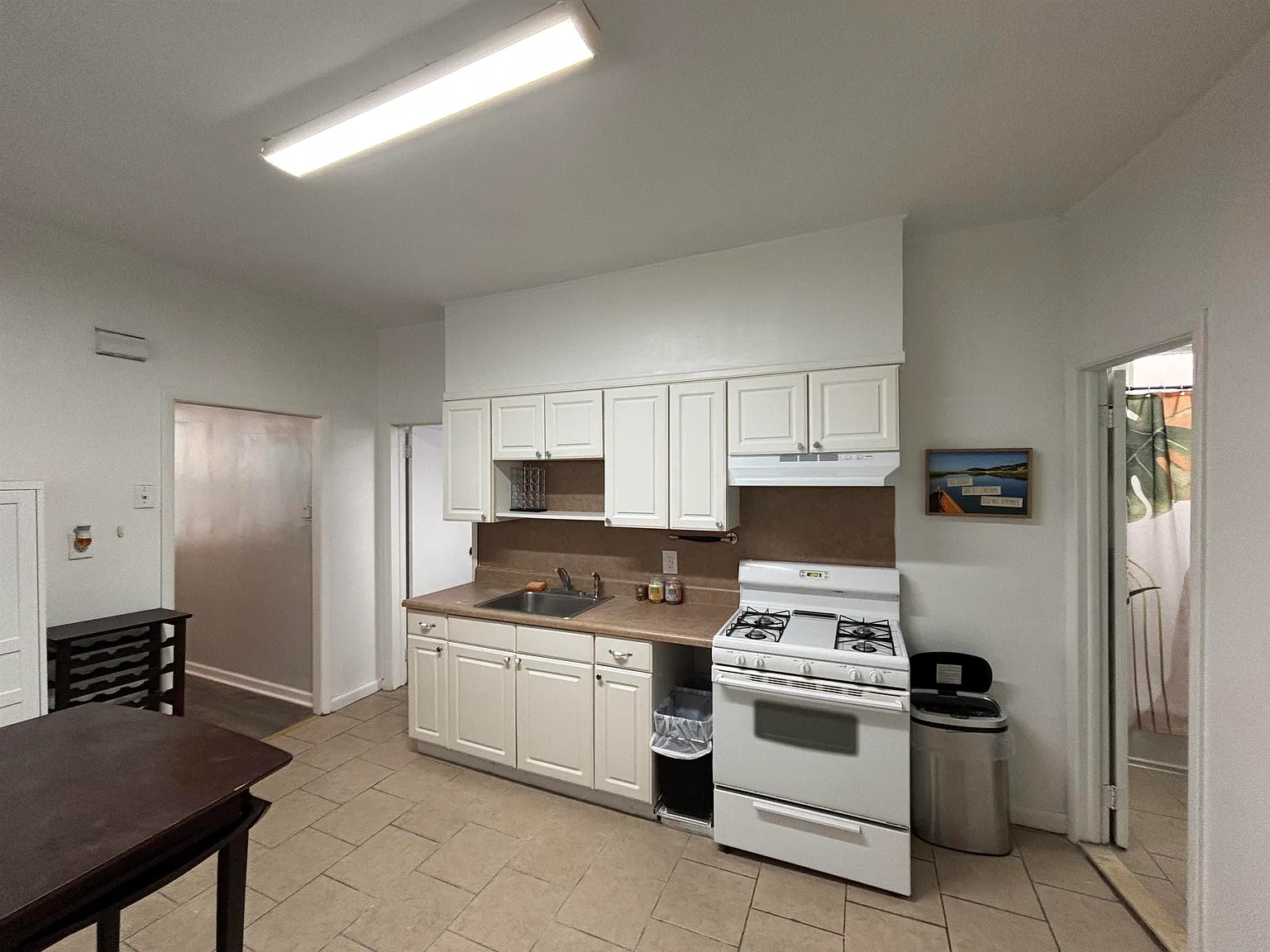 2 bed, 1.0 bath, 700 sqft, $2,200 — Photo 4